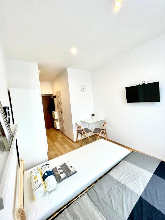 Sleep And Go Apartment - Free Parking Катовице Экстерьер фото